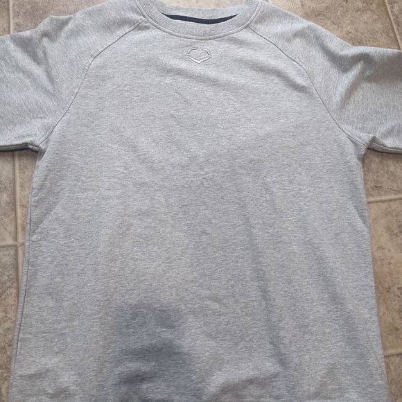 NWOT Evoshield Short Sleeve Sweatshirt - Picture 3 of 3